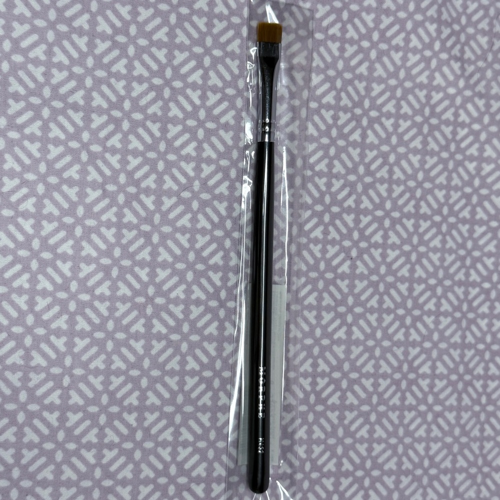 Morphe M432 Precision Brush in Black
